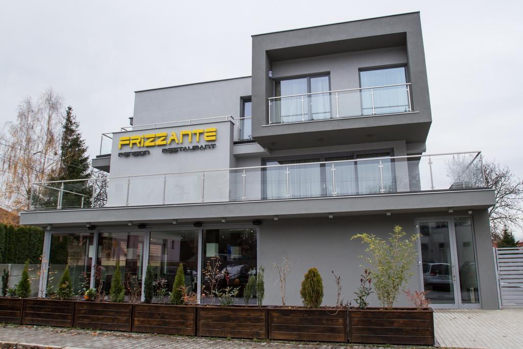 Guest House Frizzante Turčianske Teplice Buitenkant foto
