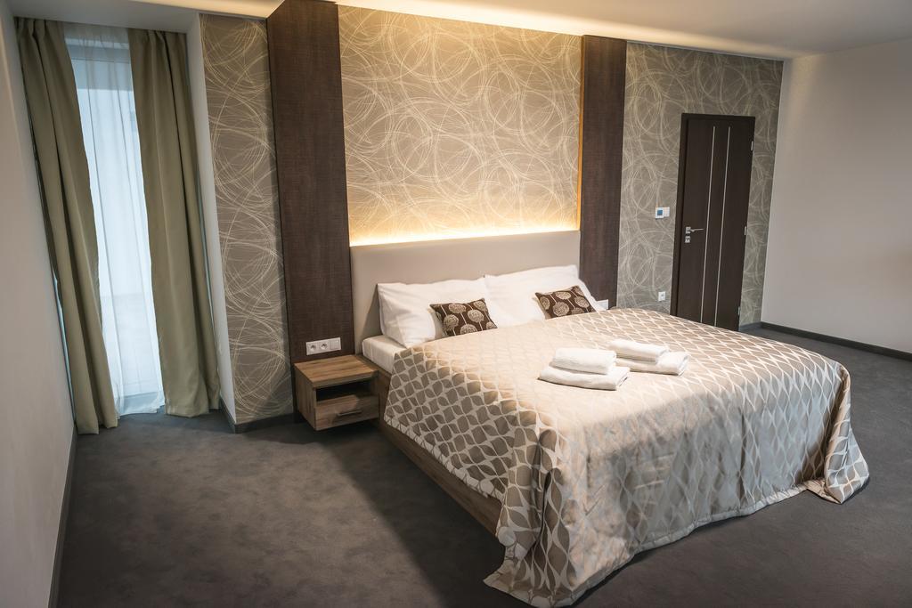 Guest House Frizzante Turčianske Teplice Buitenkant foto
