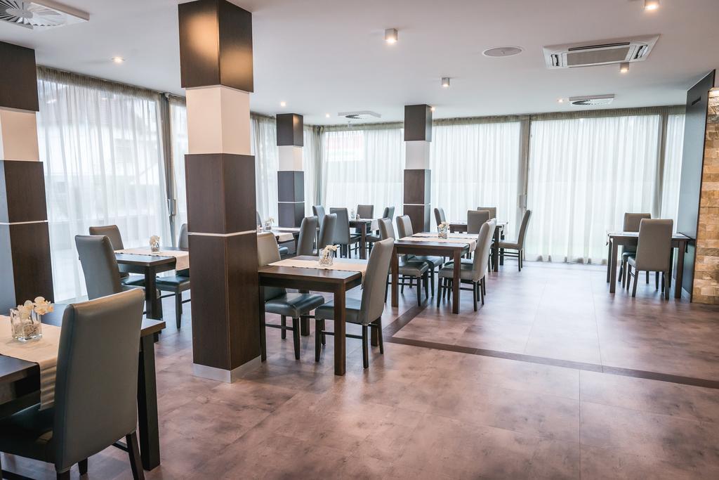 Guest House Frizzante Turčianske Teplice Buitenkant foto